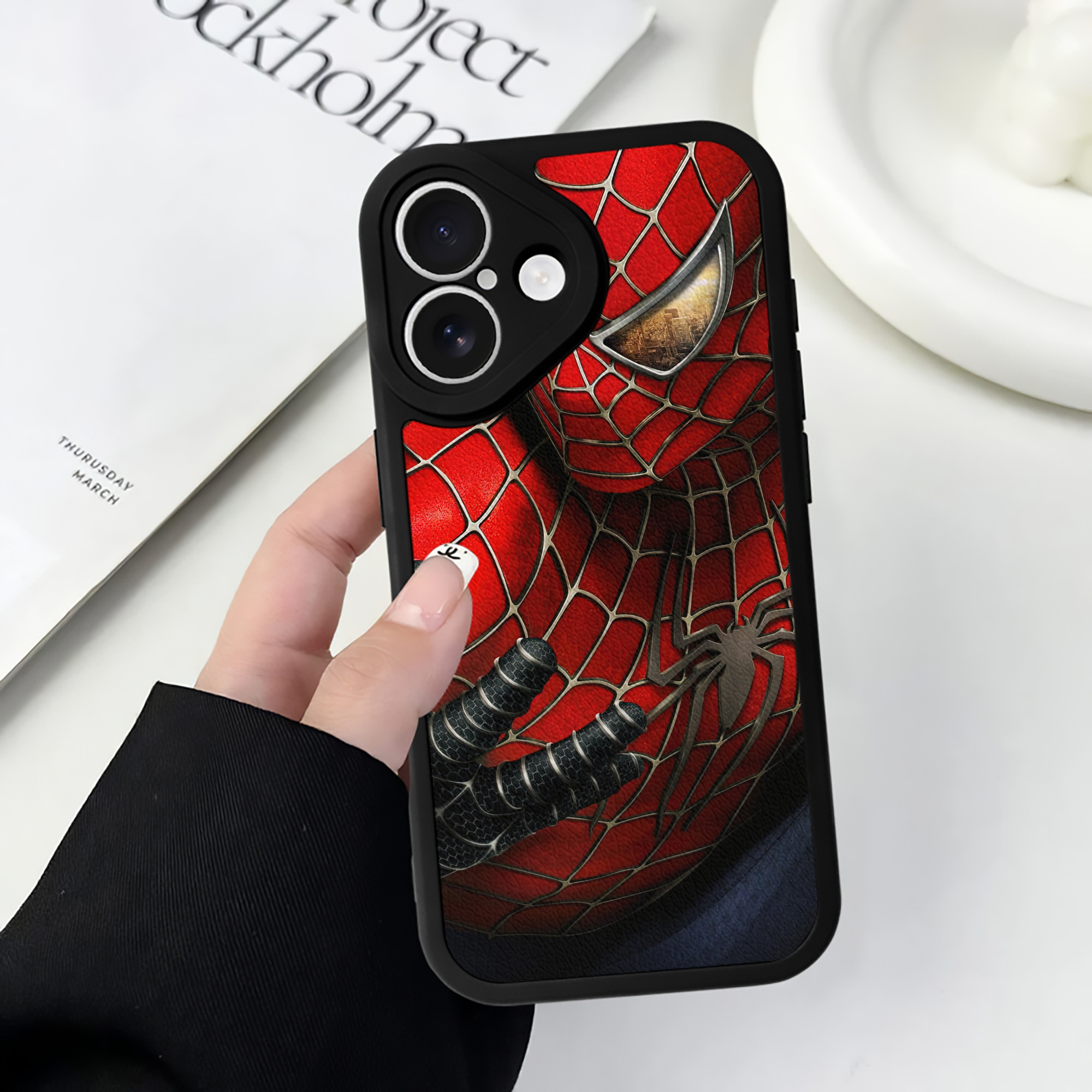 Spider Man スパイダーマン 【iPhone 16シリーズ対応】シリコンスマホケース（レザー調） 材質：シリコン
